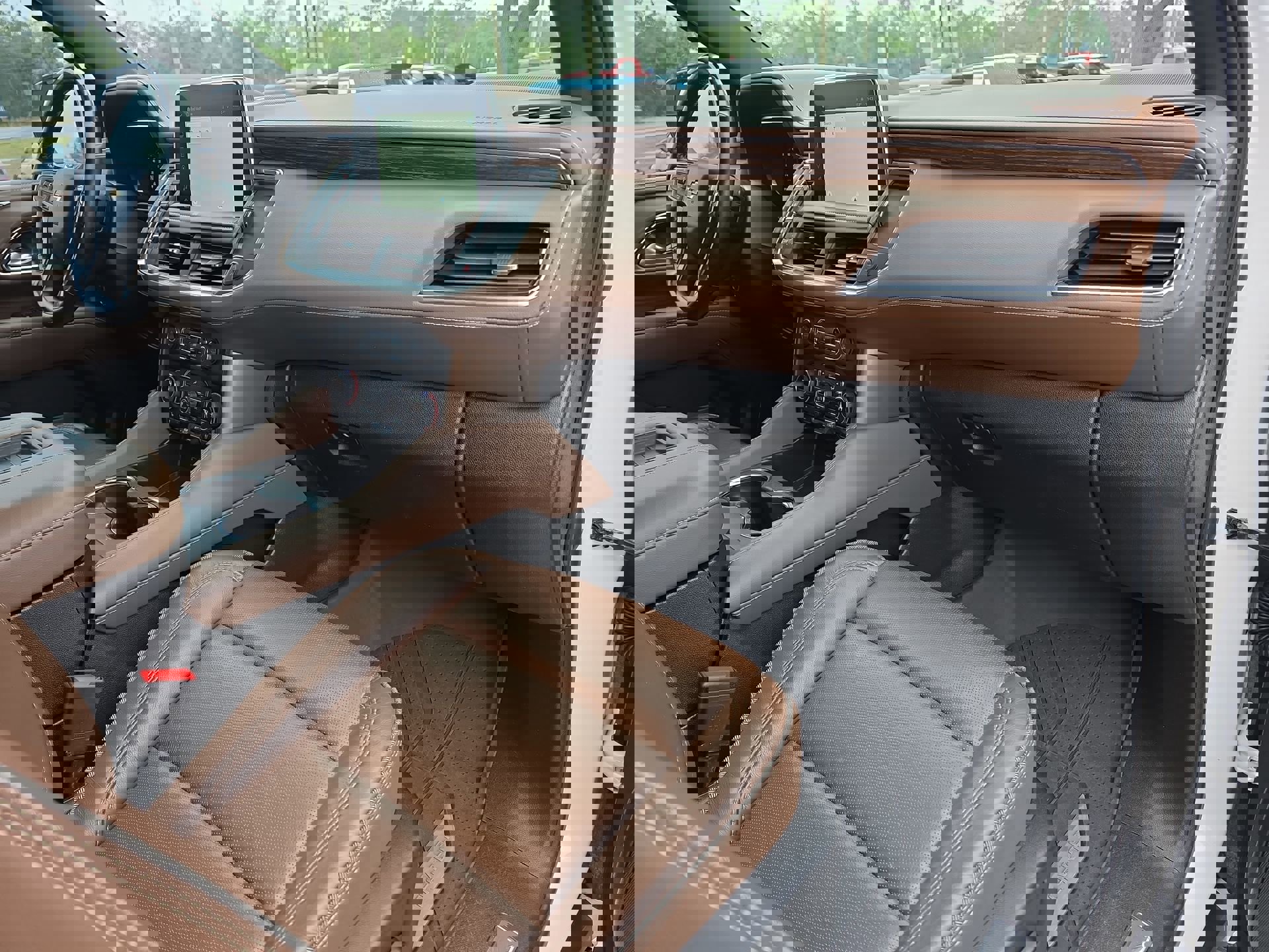 Used 2022 Chevrolet Tahoe High Country image 12