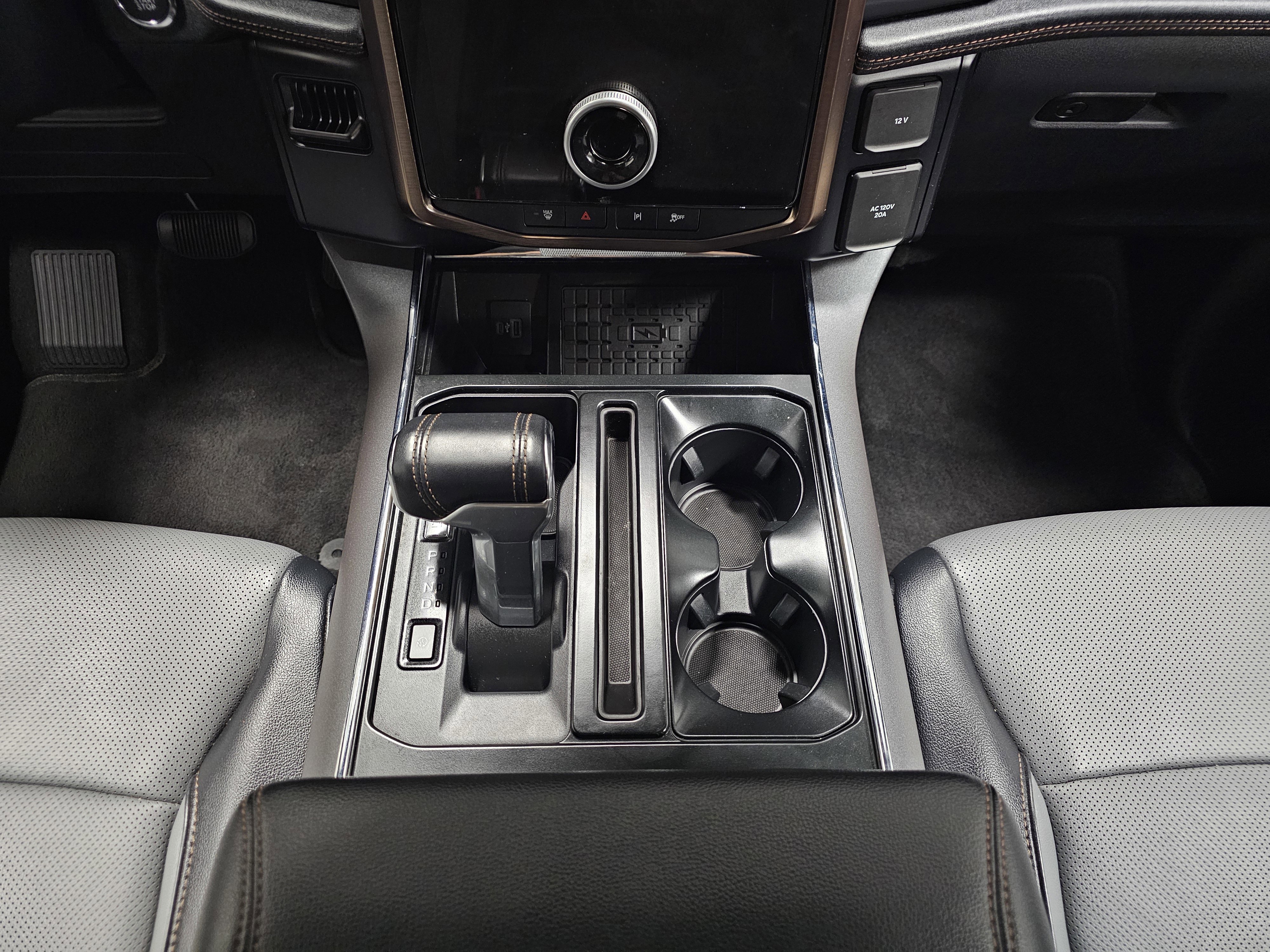 Used 2023 Ford F150 Lightning Lariat image 21