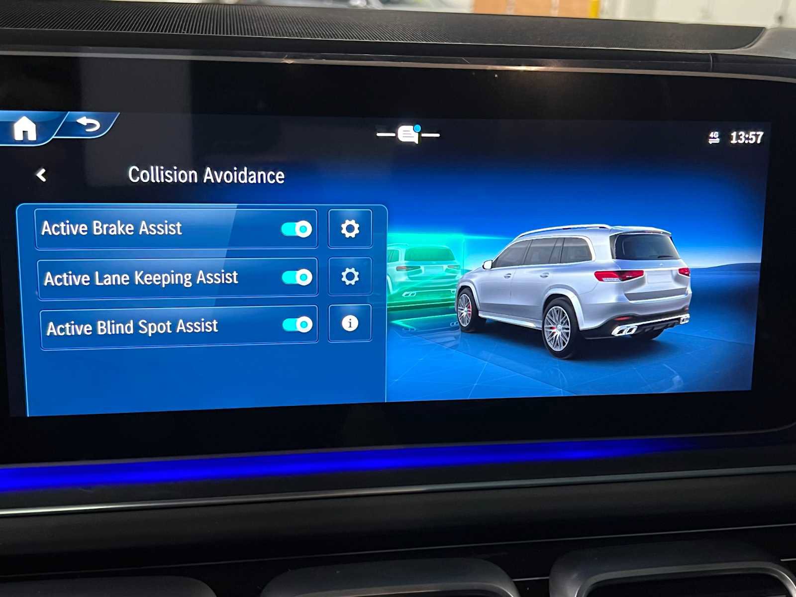 New 2025 Mercedes-Benz GLS 63 AMG 4MATIC image 32