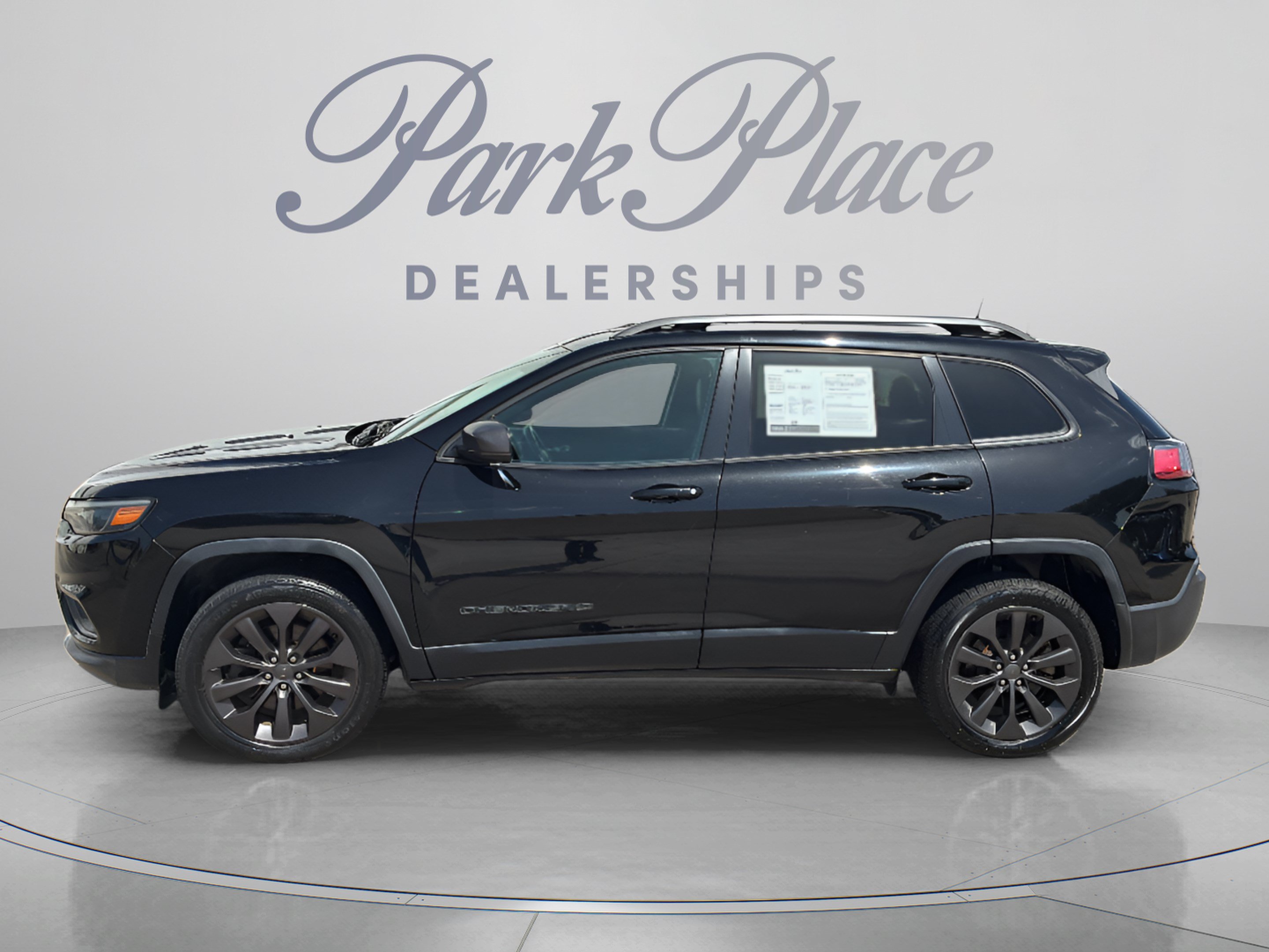 Used 2021 Jeep Cherokee Latitude Lux 80th Anniv w/ Quick Order Package 26U 80TH FWD image 2