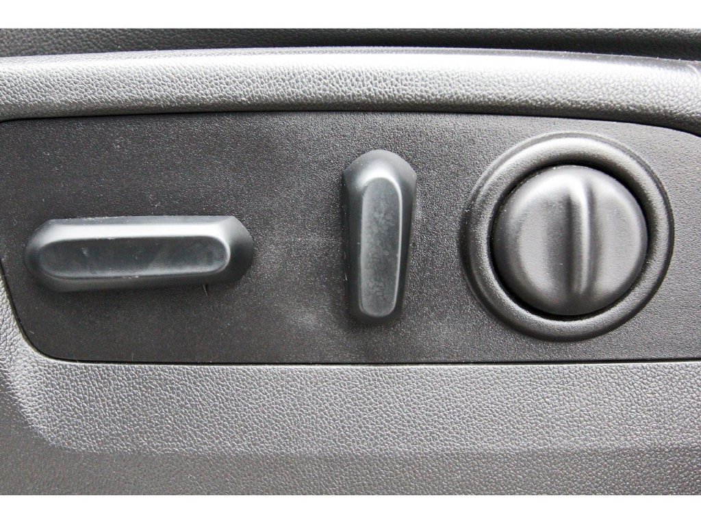 Used 2020 GMC Sierra 1500 SLT RWD image 34