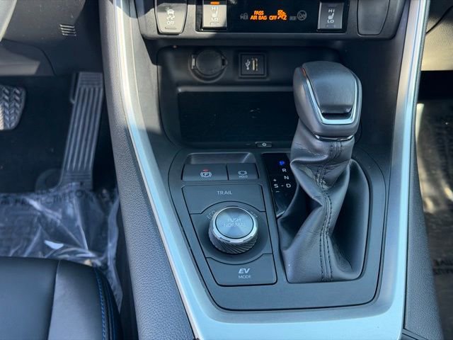Certified 2023 Toyota RAV4 LE FWD image 22