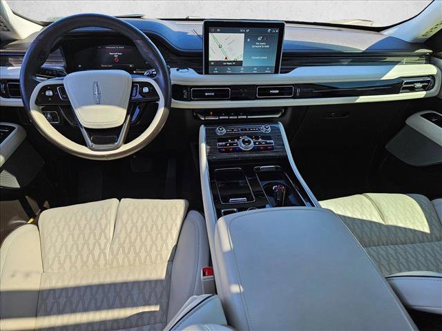 Used 2022 Lincoln Aviator Black Label w/ Class IV Trailer Tow Package image 16