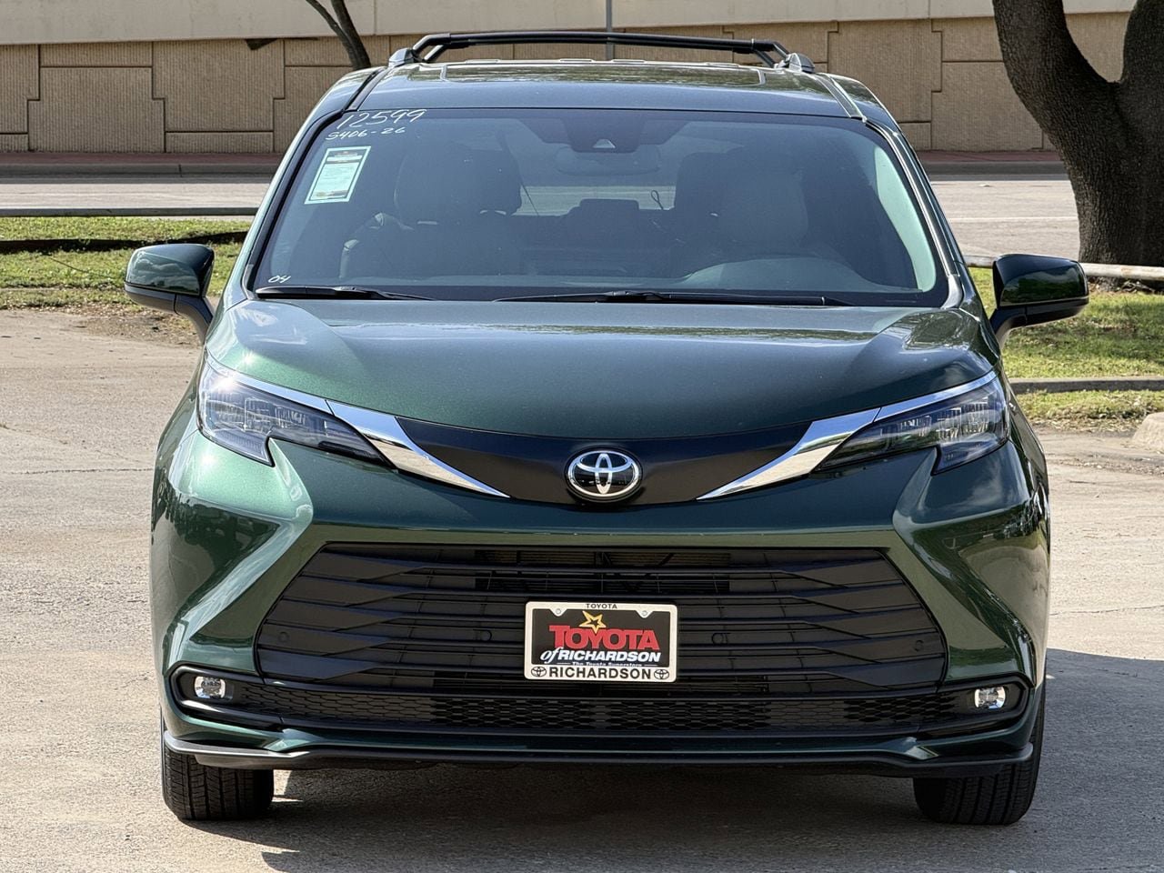 New 2026 Toyota Sienna XLE image 9