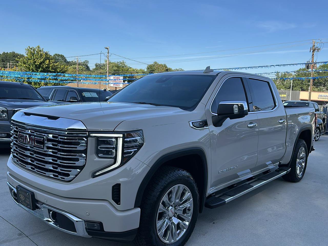 Used 2026 GMC Sierra 1500 Denali AWD/4WD image 3
