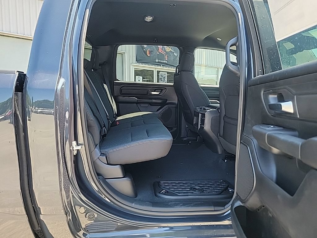 New 2026 RAM 1500 Express AWD/4WD image 7