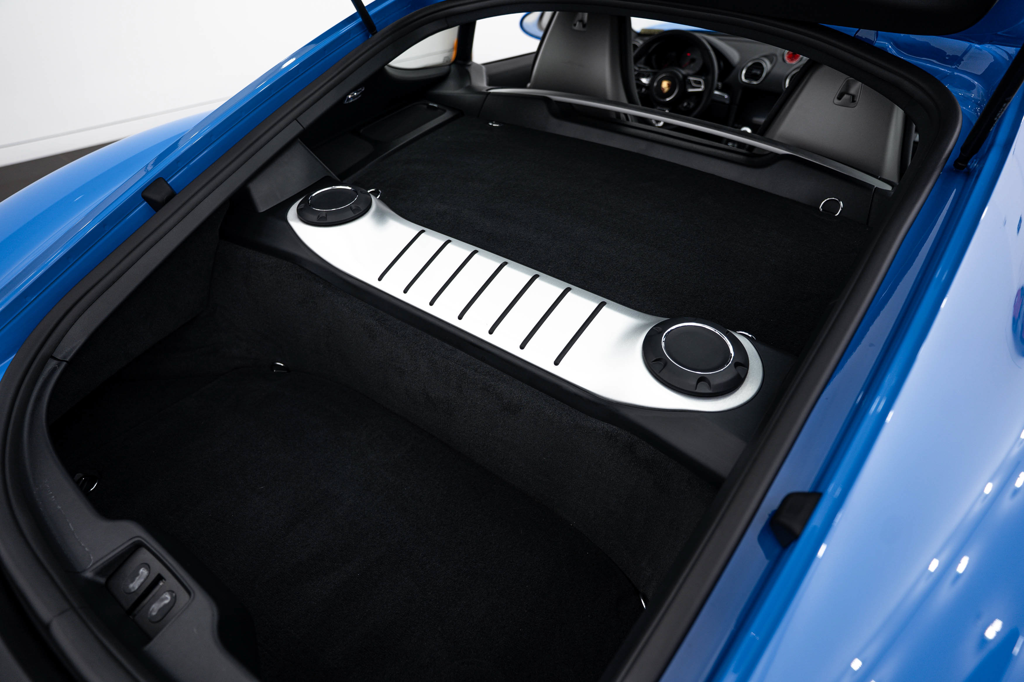 Certified 2025 Porsche 718 Cayman S RWD image 24