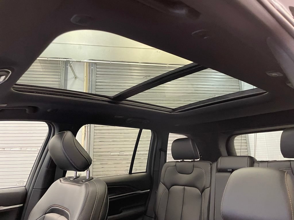 New 2026 Jeep Grand Cherokee Limited AWD/4WD image 15