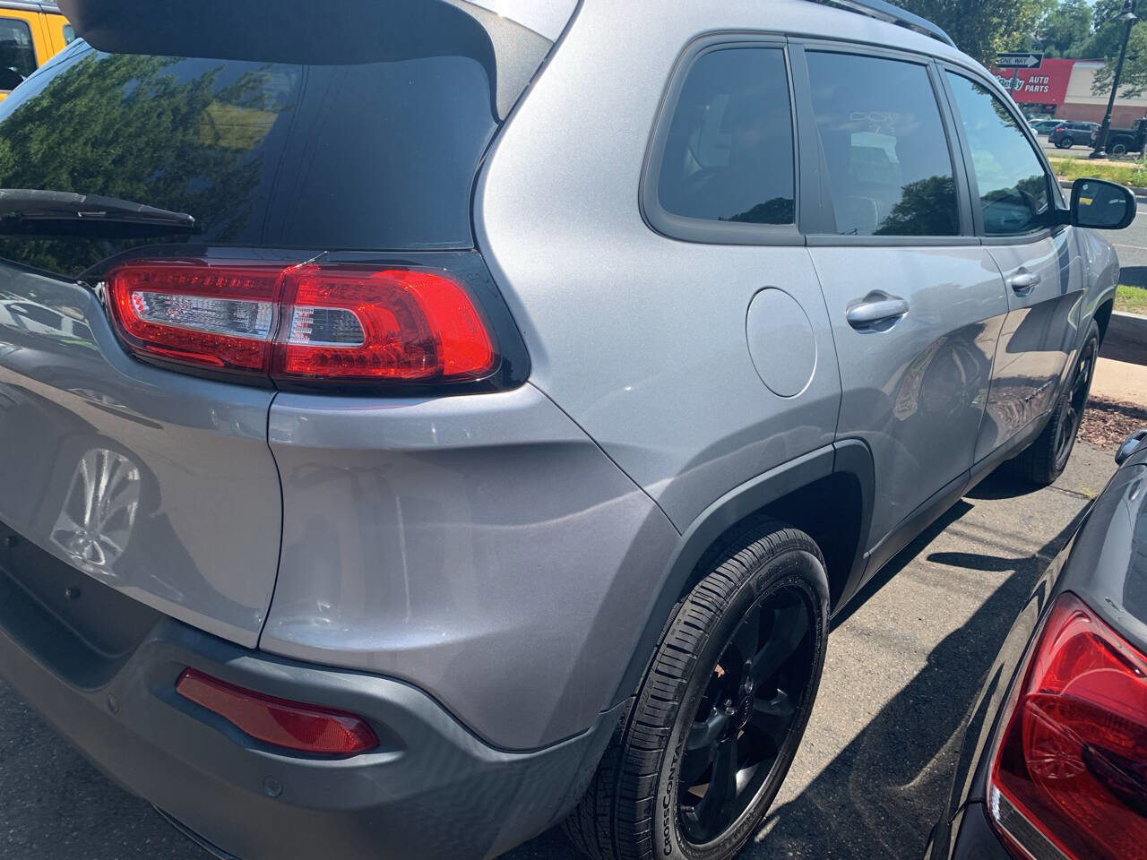 Used 2016 Jeep Cherokee High Altitude image 9