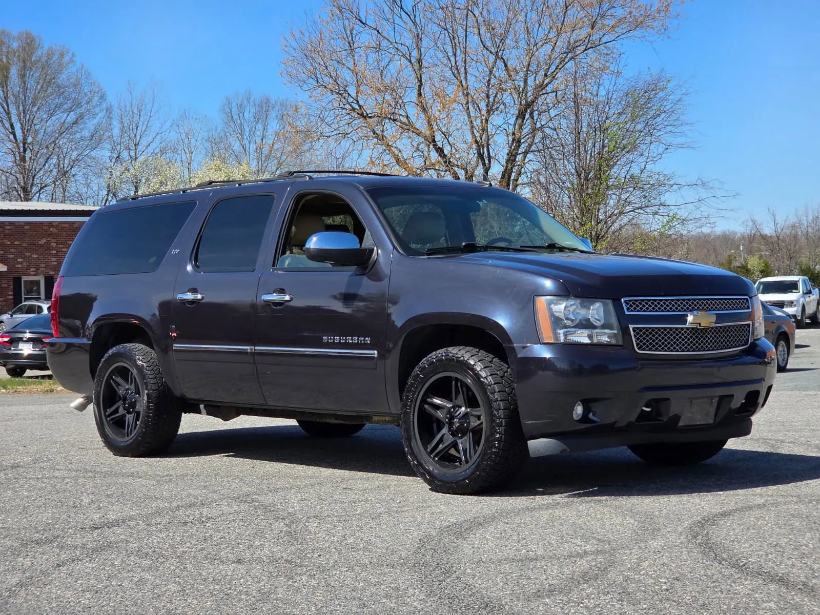 Used 2013 Chevrolet Suburban LTZ AWD/4WD image 3