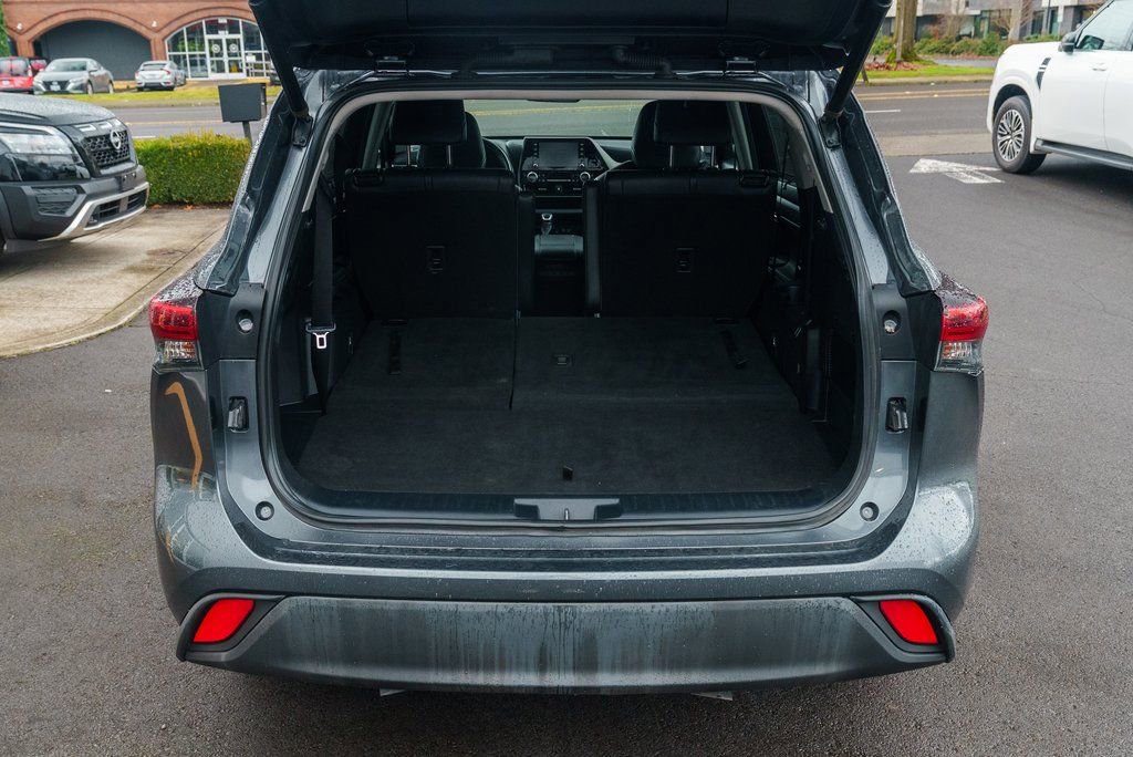 Used 2020 Toyota Highlander XLE image 8