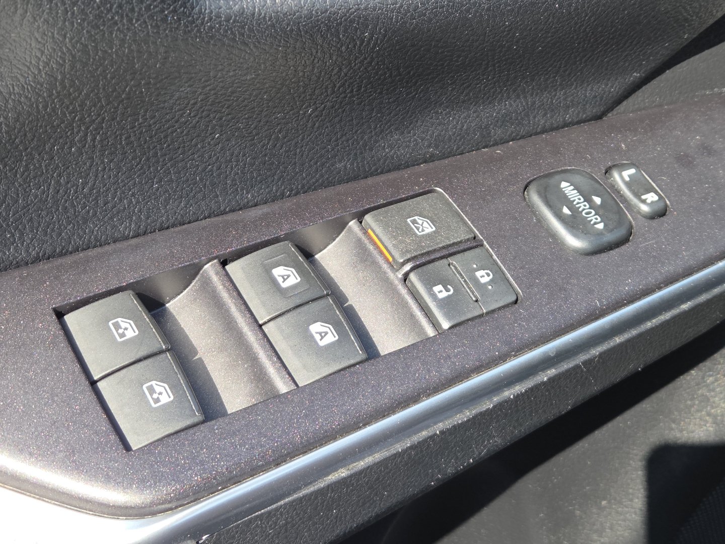 Used 2016 Toyota Camry SE FWD image 22