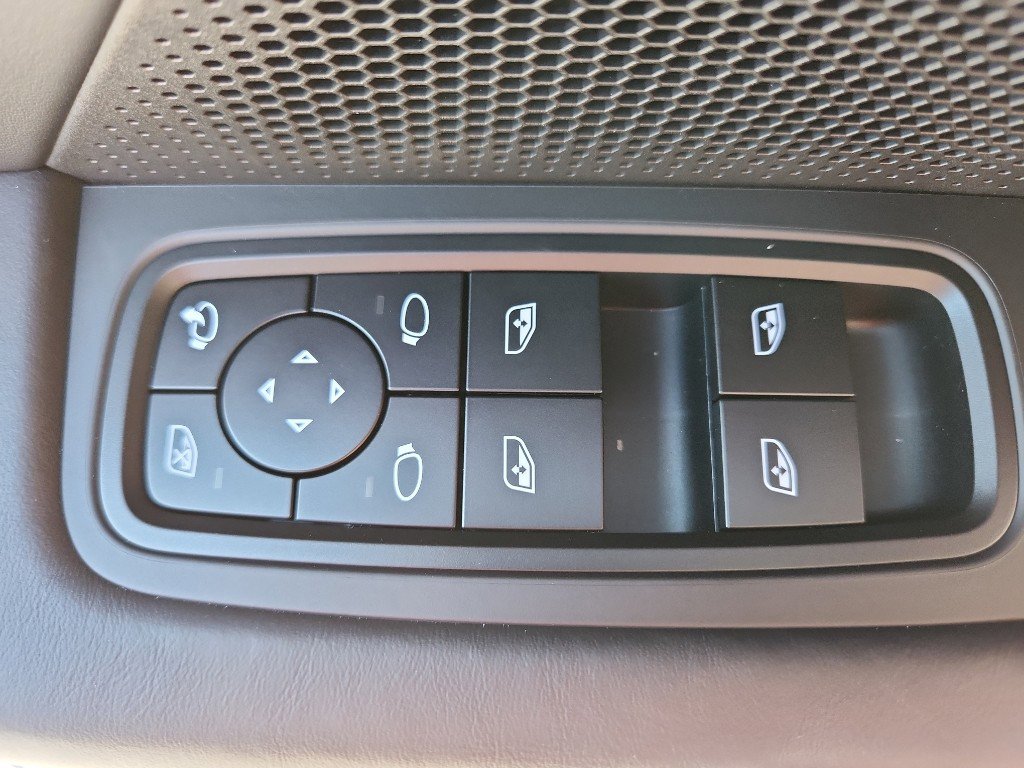 New 2026 Porsche Taycan GTS image 17