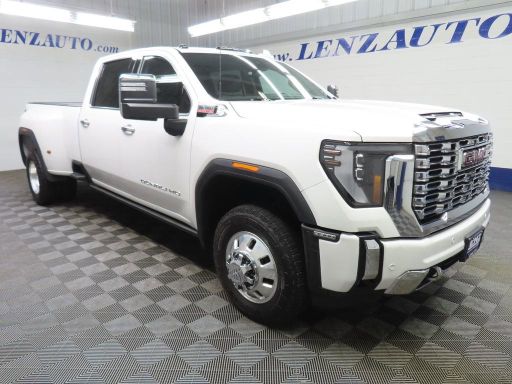 Used 2024 GMC Sierra 3500 Denali w/ Denali Reserve Package image 4