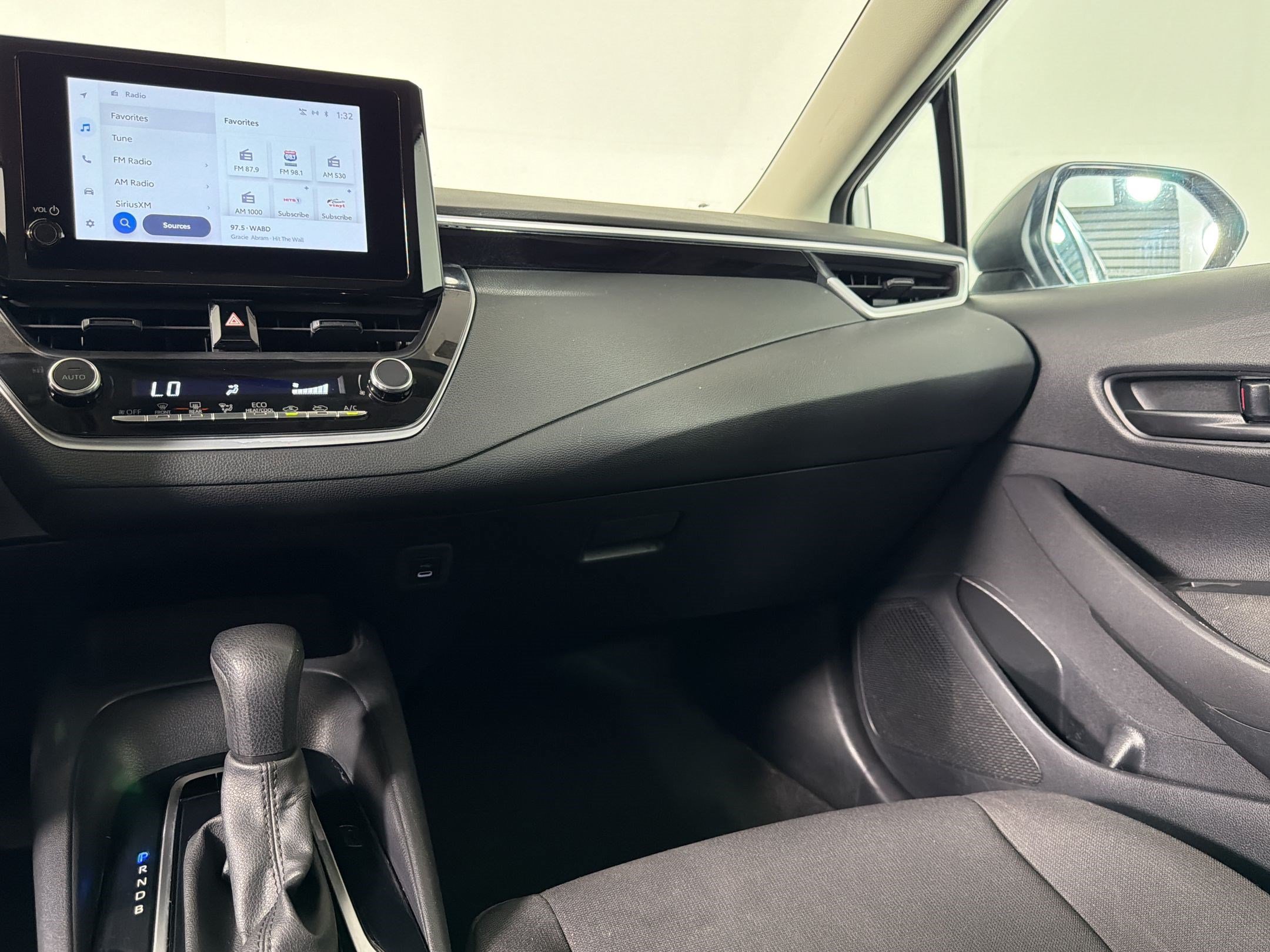 Used 2024 Toyota Corolla LE FWD image 27