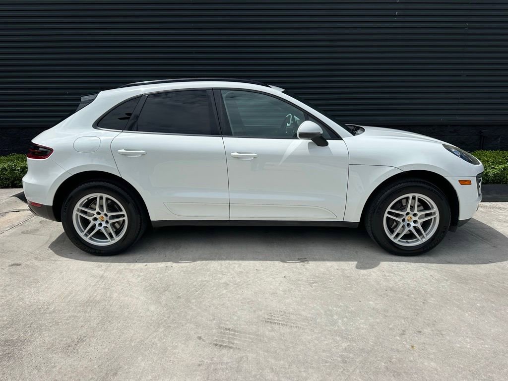 Certified 2018 Porsche Macan w/ Premium Package Plus AWD/4WD image 12