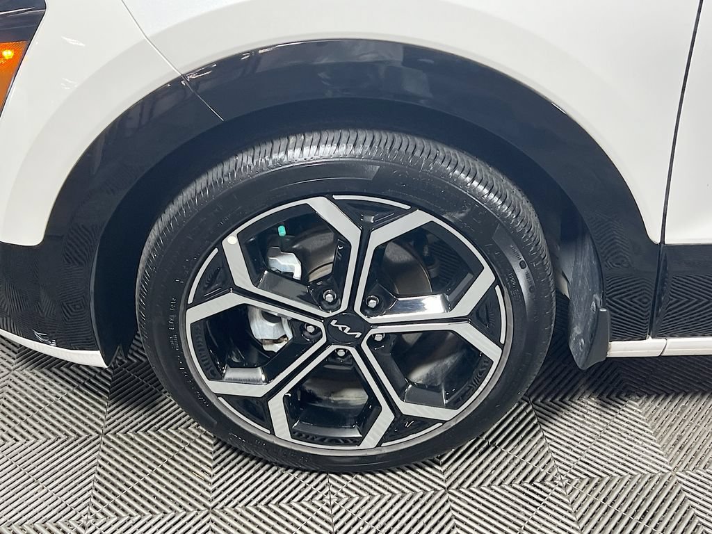 Used 2023 Kia Niro SX Touring FWD image 29