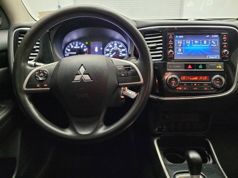 Used 2019 Mitsubishi Outlander ES image 22