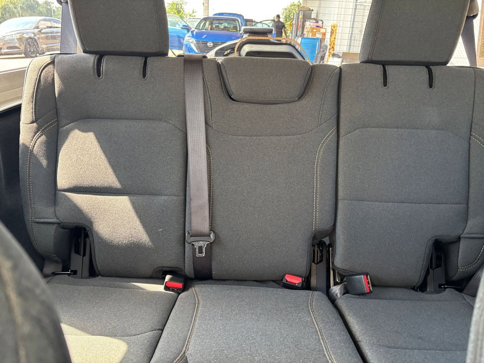 Used 2025 Jeep Wrangler Sahara image 36