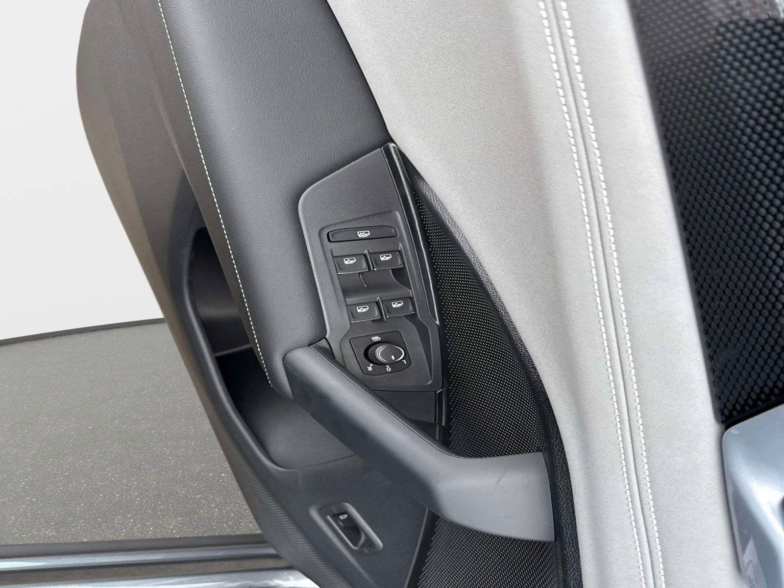 New 2026 Volkswagen Tiguan SE image 19