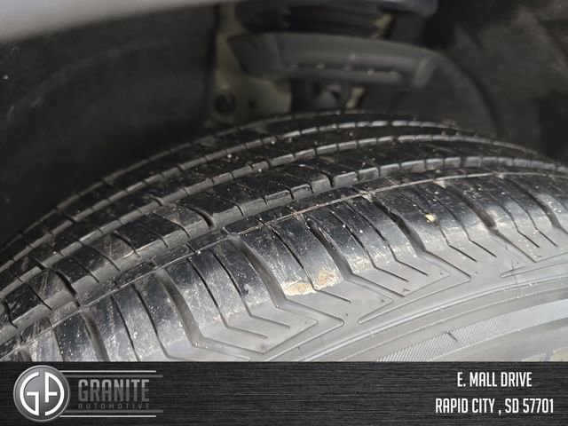 Used 2024 GMC Terrain SLE image 27