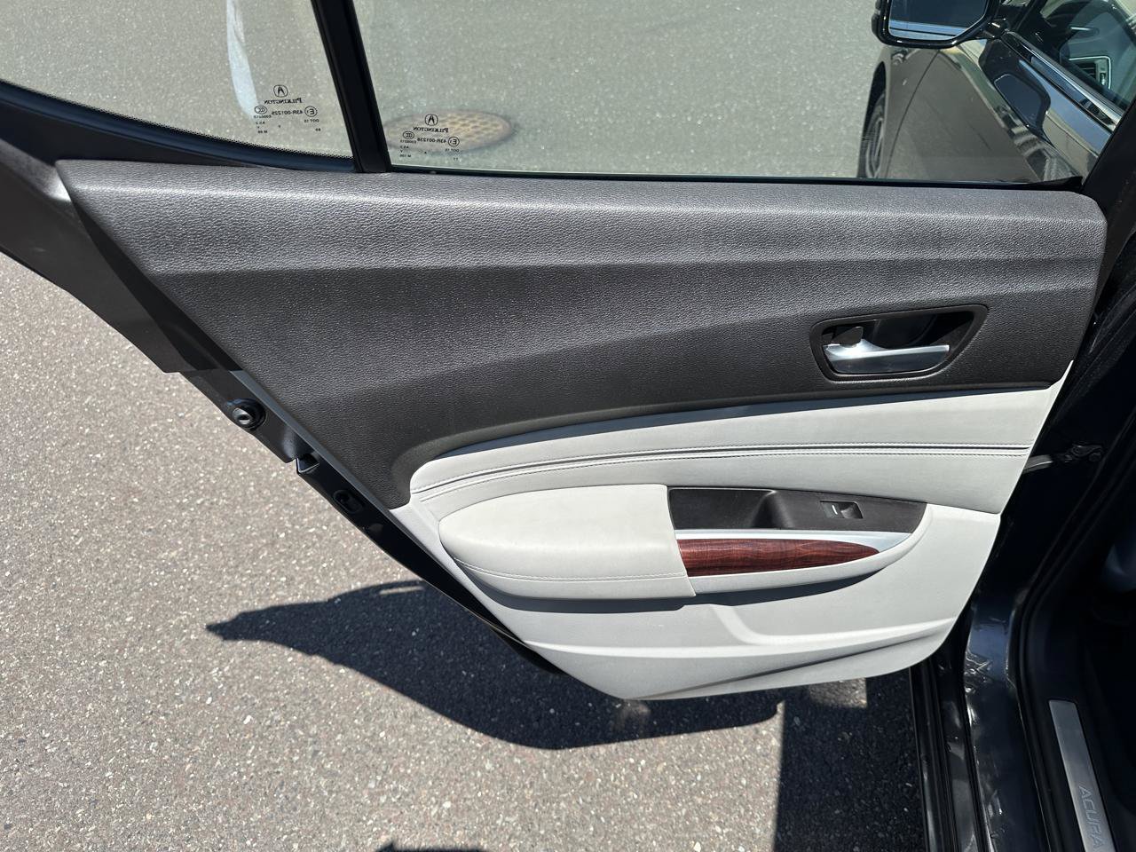 Used 2016 Acura TLX FWD image 14