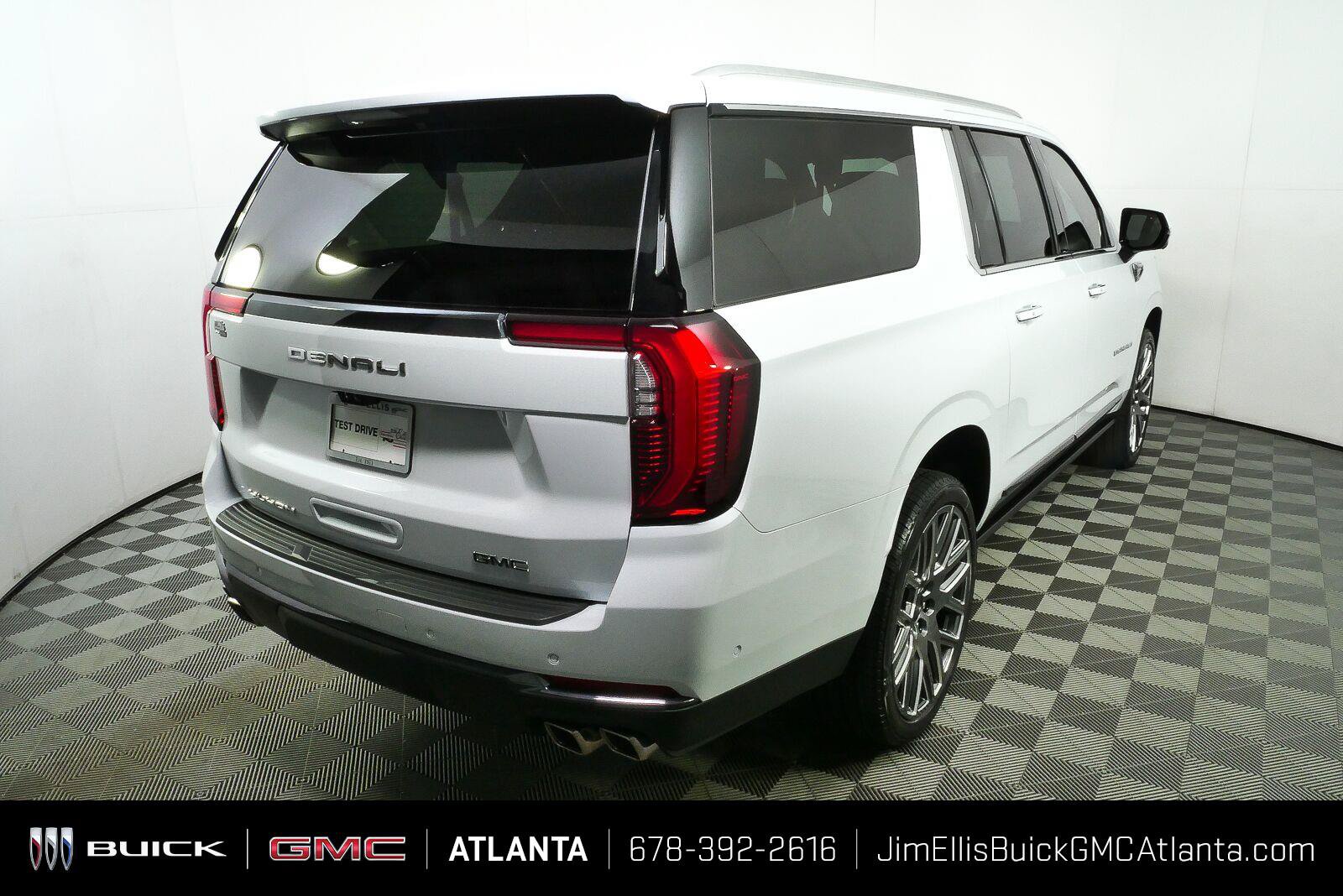 New 2026 GMC Yukon XL Denali Ultimate w/ LPO, Floor Liner Package AWD/4WD image 3