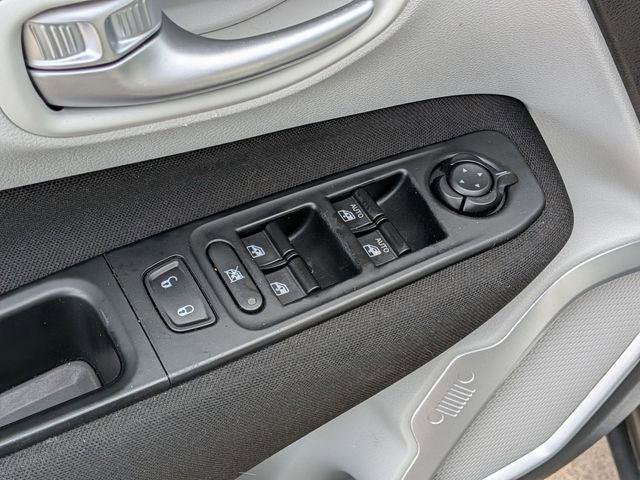 Certified 2018 Jeep Renegade Latitude w/ Popular Equipment Group image 15