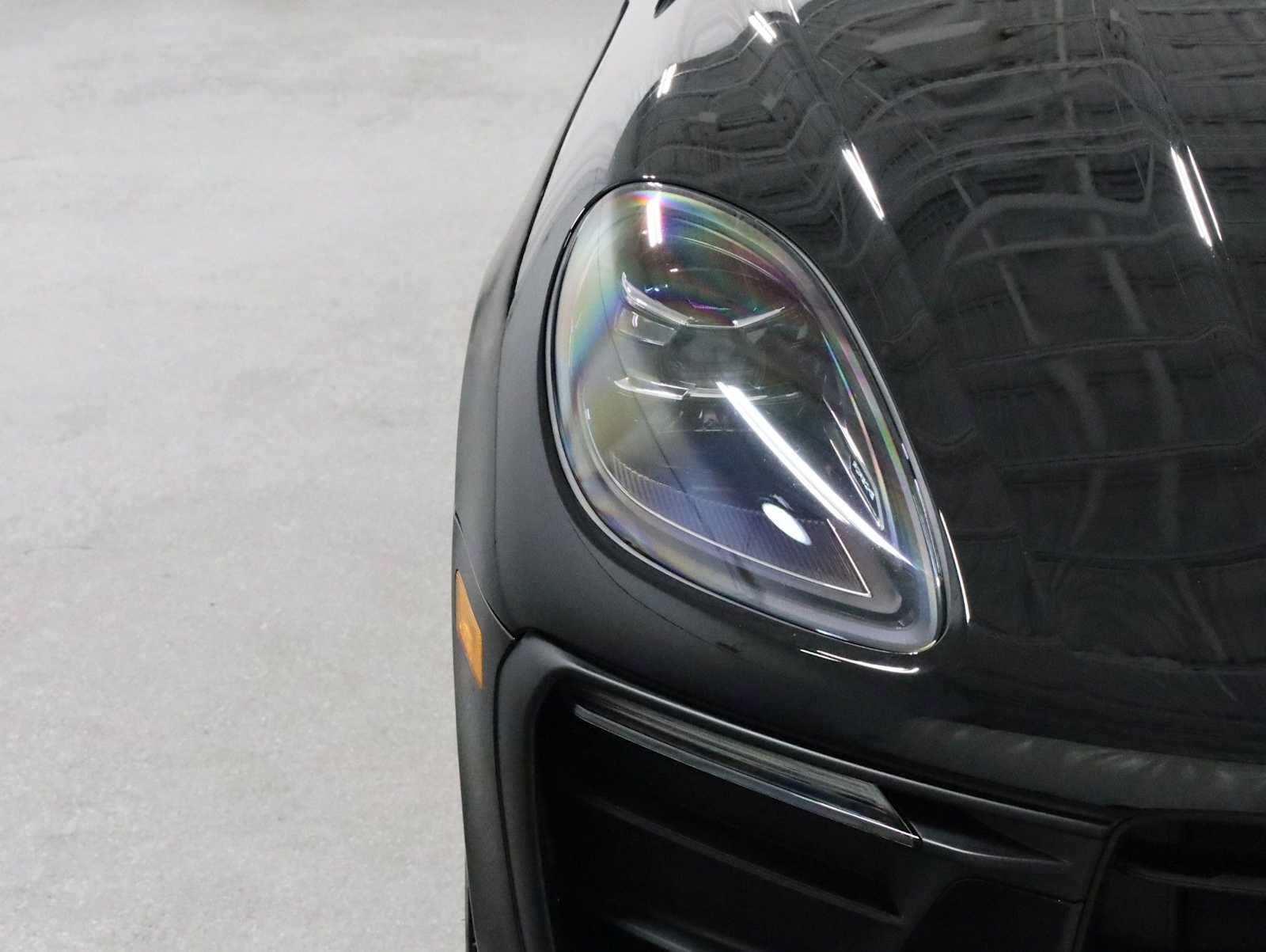 Certified 2026 Porsche Macan AWD/4WD image 15