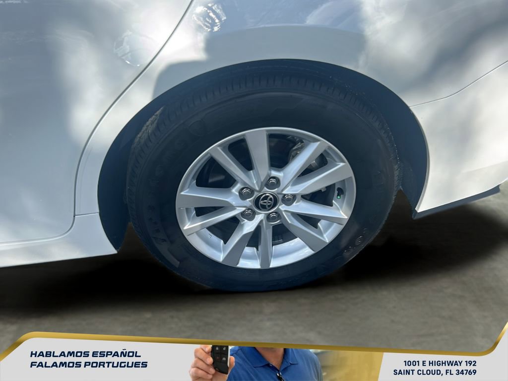 Used 2025 Toyota Camry LE image 11