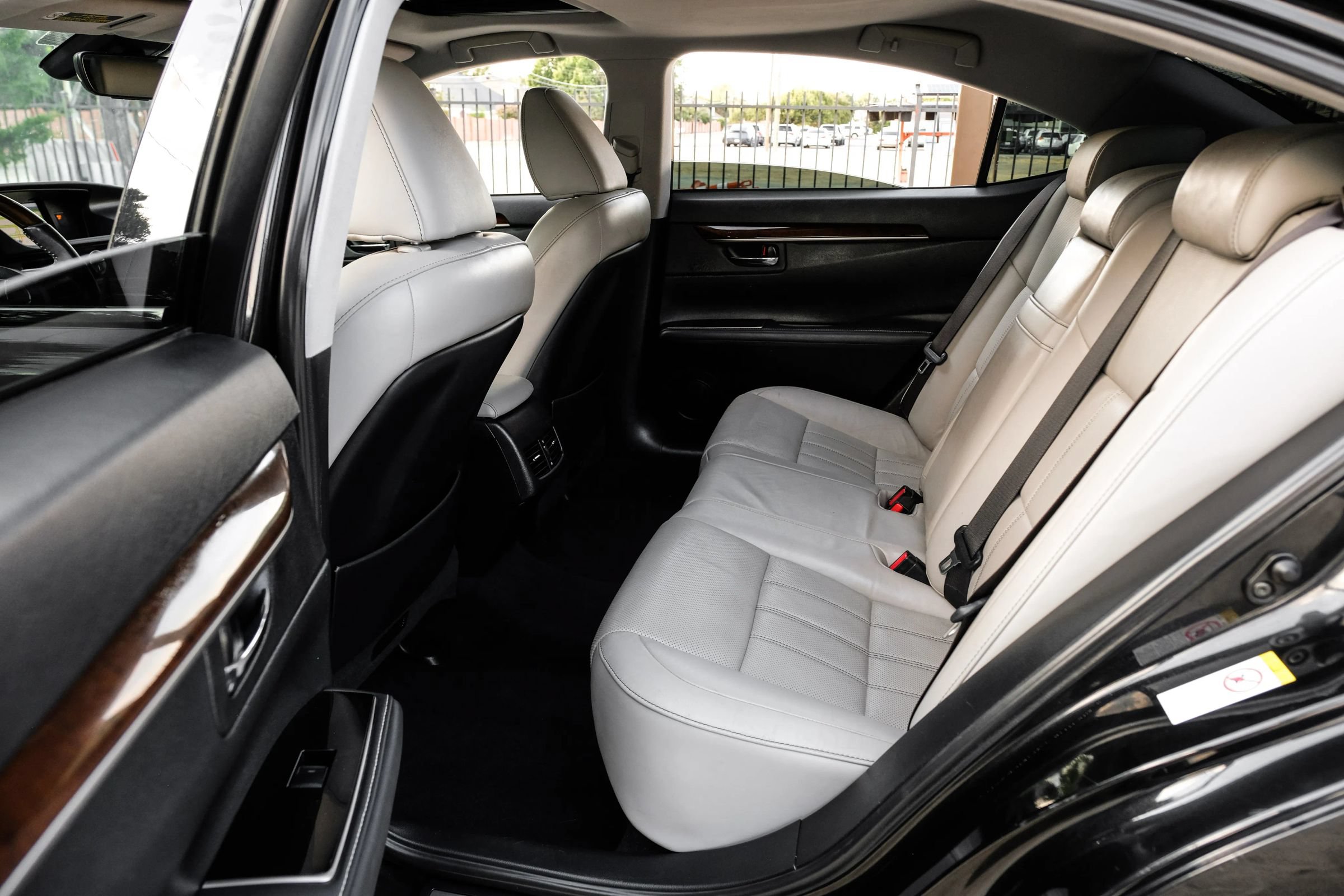 Used 2017 Lexus ES 350 w/ Luxury Package FWD image 47