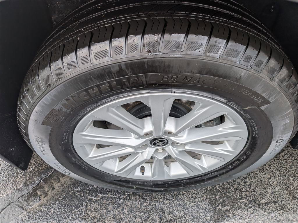 Certified 2024 Toyota Grand Highlander XLE image 9