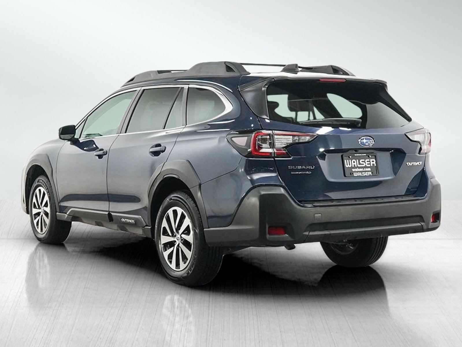 Used 2025 Subaru Outback Premium AWD/4WD image 3