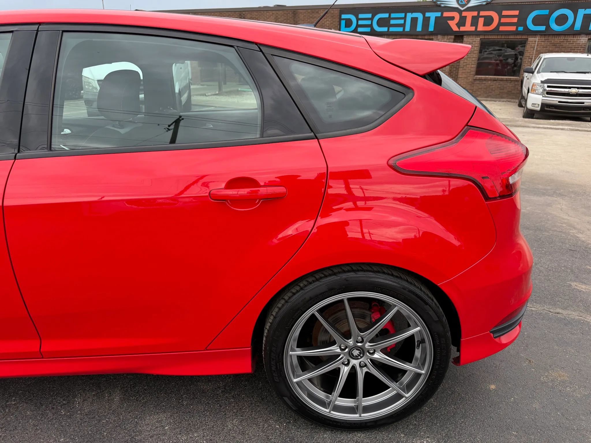 Used 2017 Ford Focus ST FWD image 45
