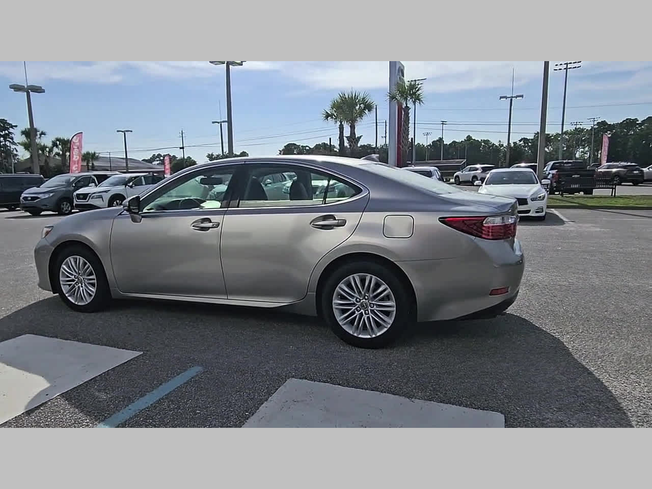 Used 2015 Lexus ES 350 w/ Luxury Package FWD image 30