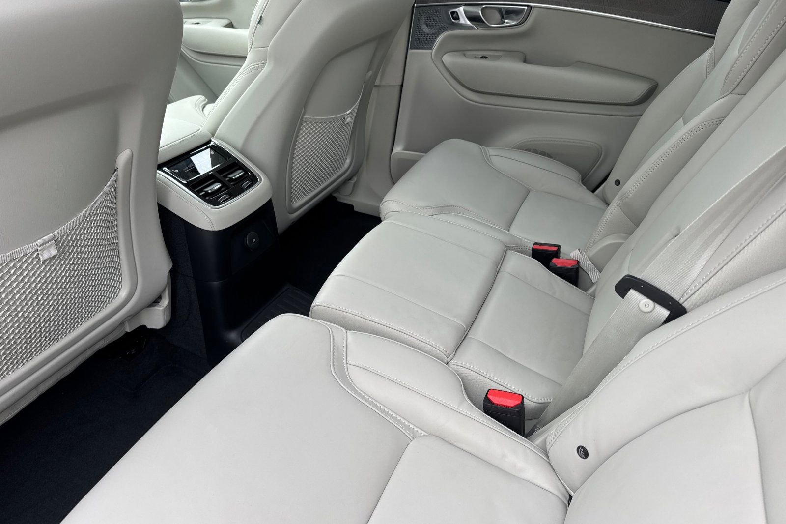 Certified 2026 Volvo XC90 T8 Ultra w/ Lounge Package AWD/4WD image 12