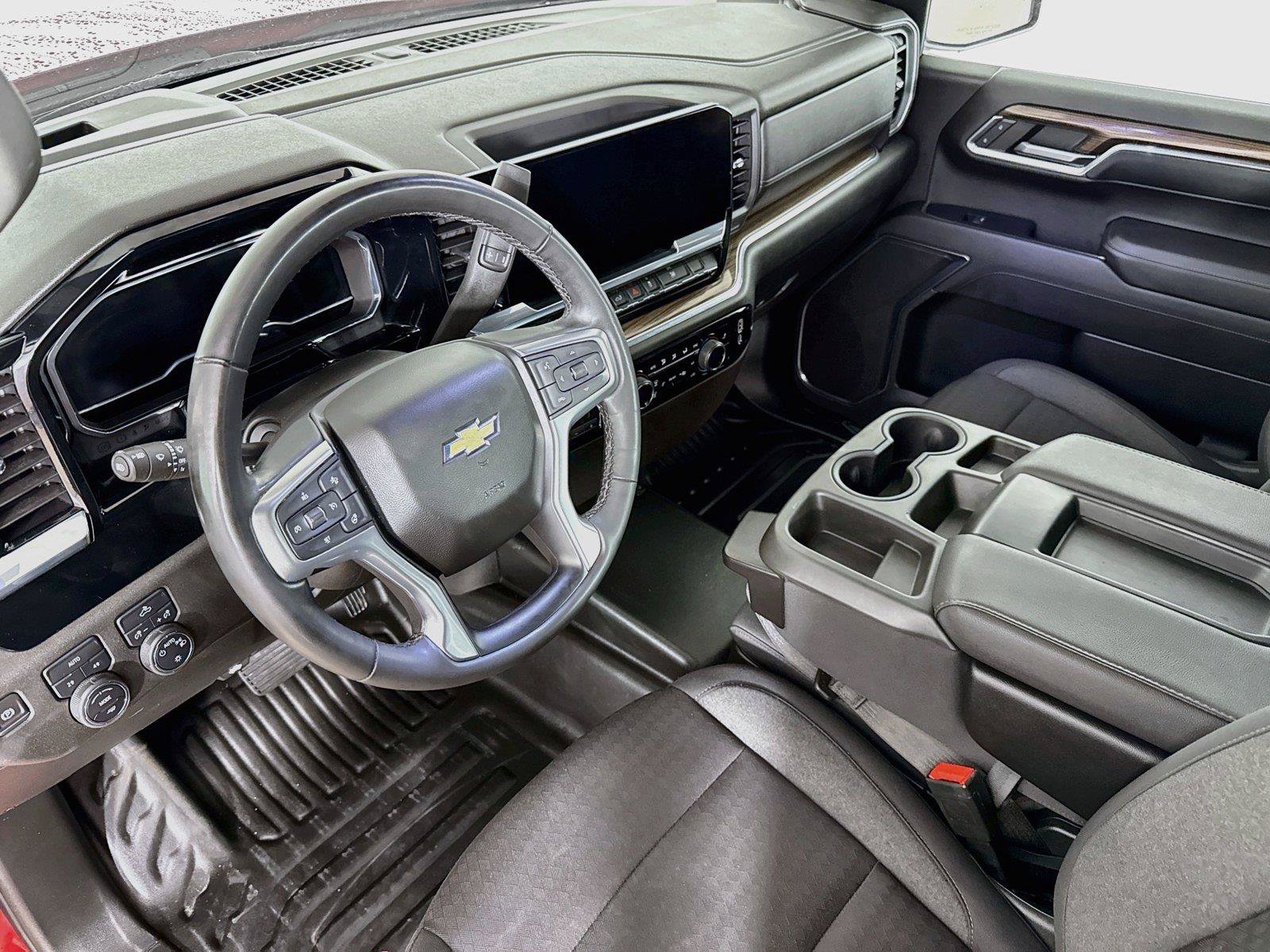 Used 2023 Chevrolet Silverado 1500 LT AWD/4WD image 14