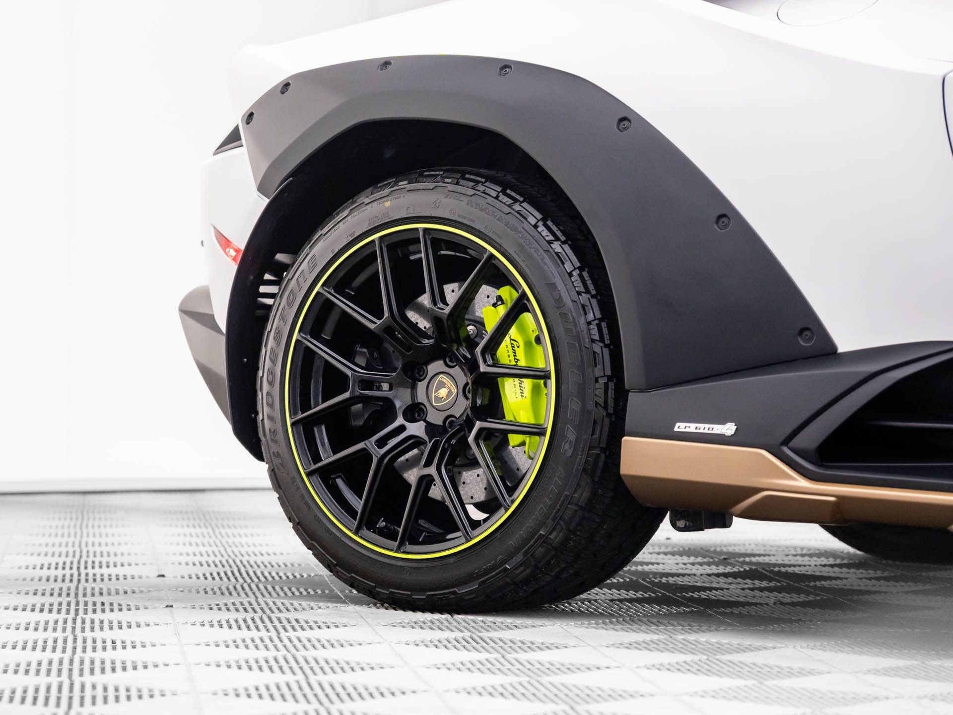 Used 2024 Lamborghini Huracan Sterrato image 43