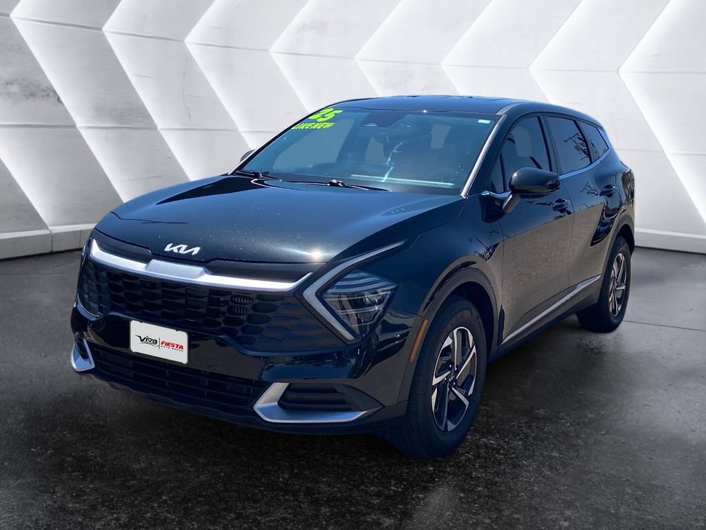 Used 2025 Kia Sportage LX AWD/4WD image 3