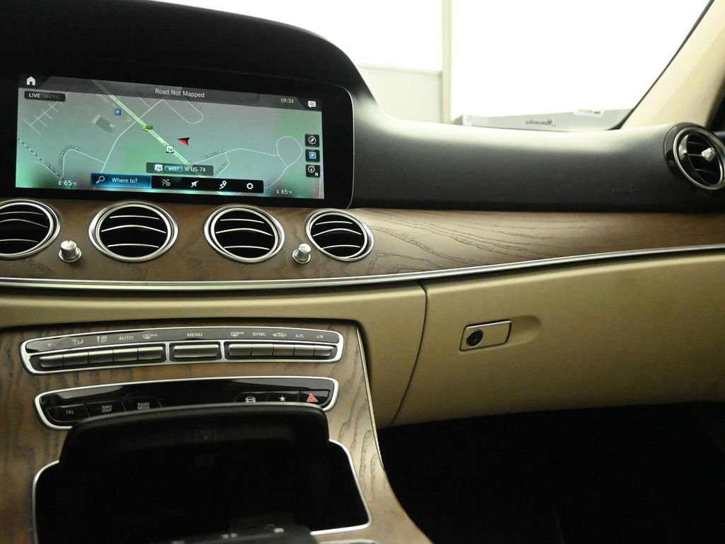 Used 2021 Mercedes-Benz E 350 4MATIC Sedan image 17