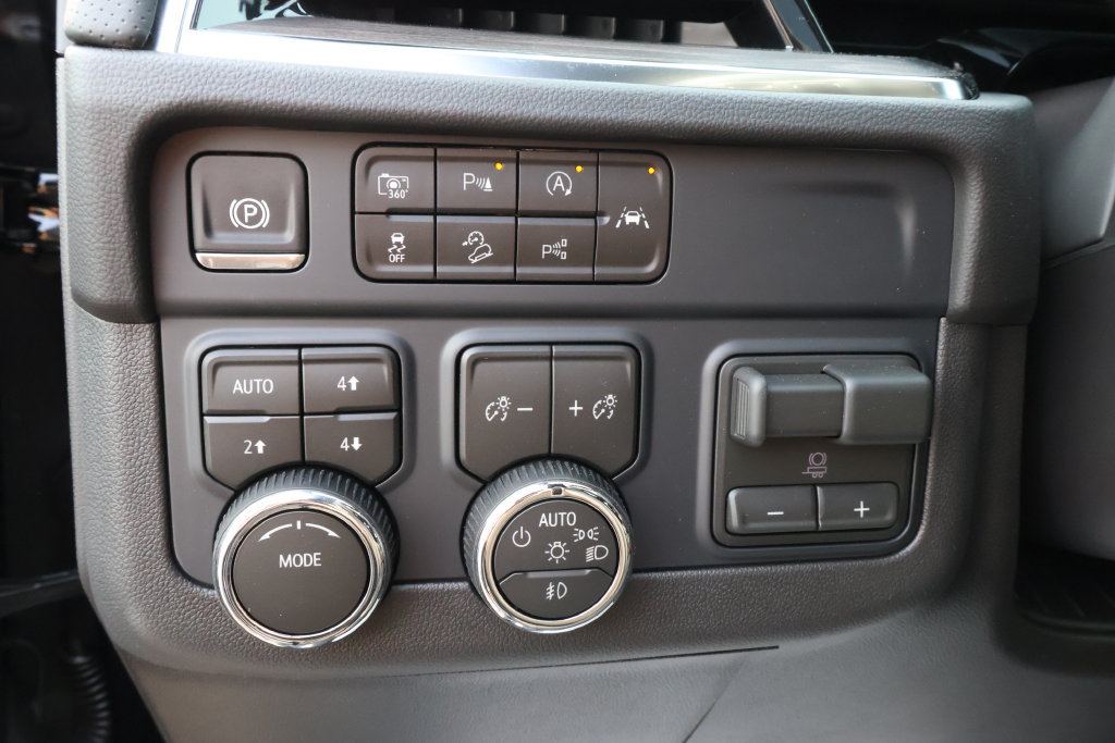 New 2026 Chevrolet Tahoe Premier w/ Sun And Tow Package AWD/4WD image 22