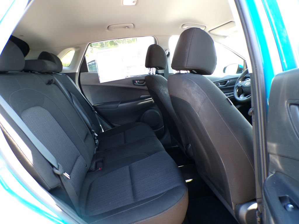 Certified 2022 Hyundai Kona SEL AWD/4WD image 20