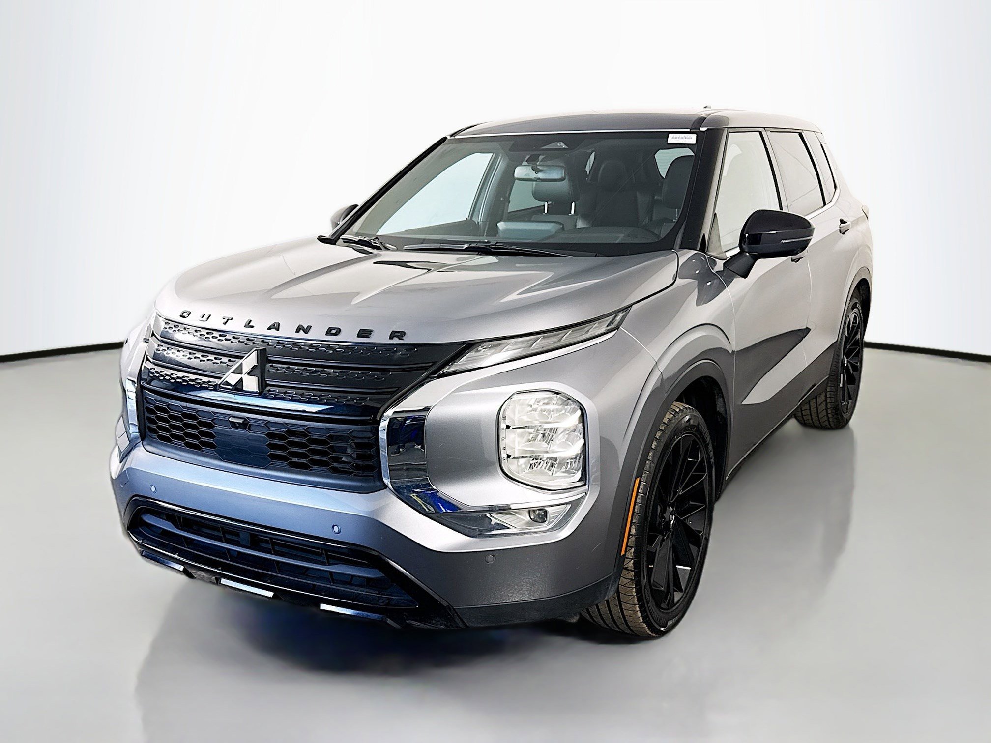 Used 2024 Mitsubishi Outlander SE Black Edition image 4