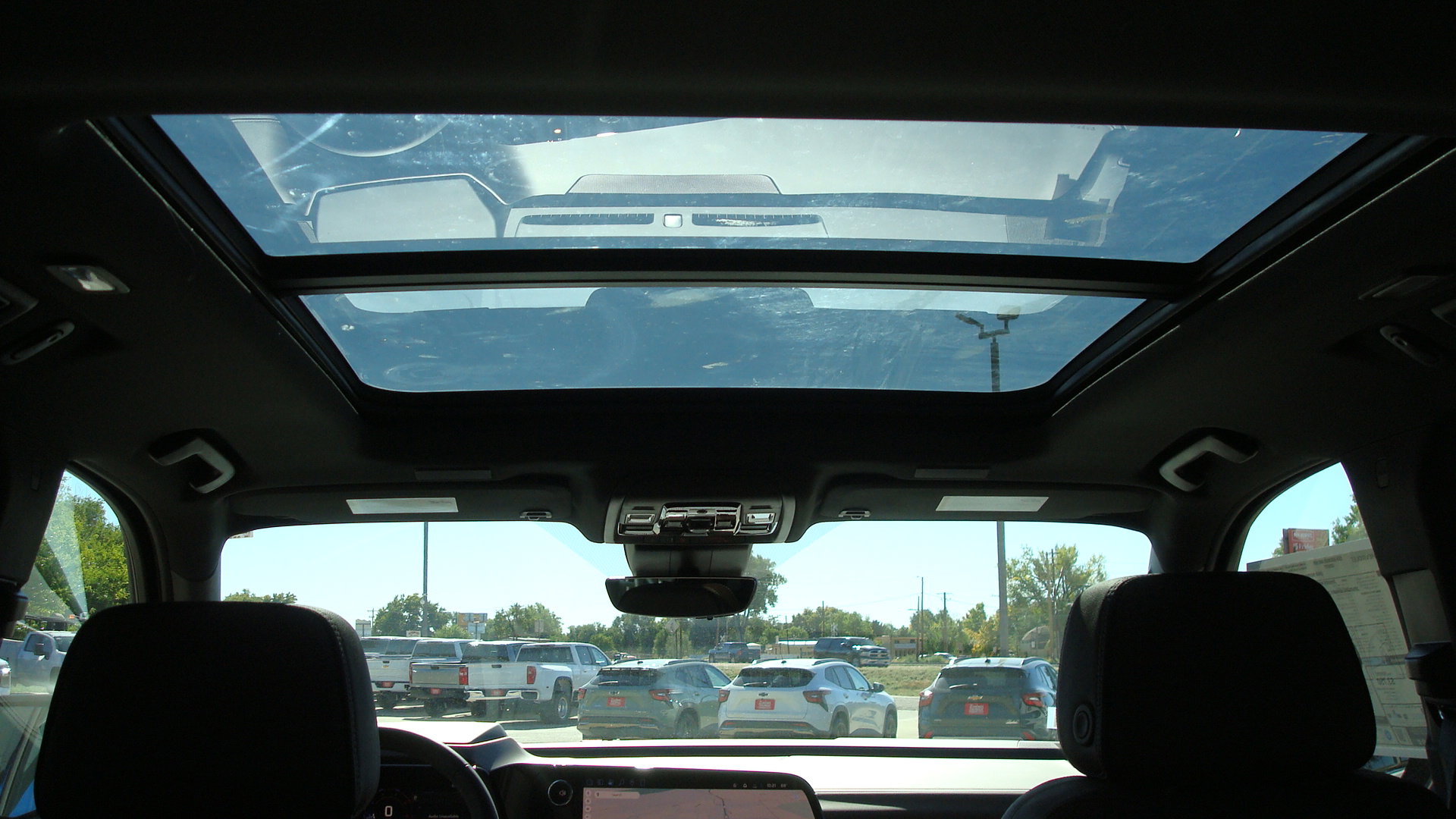 New 2026 Chevrolet Suburban High Country image 12