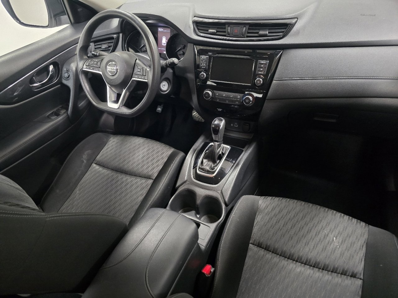 Used 2018 Nissan Rogue S image 20