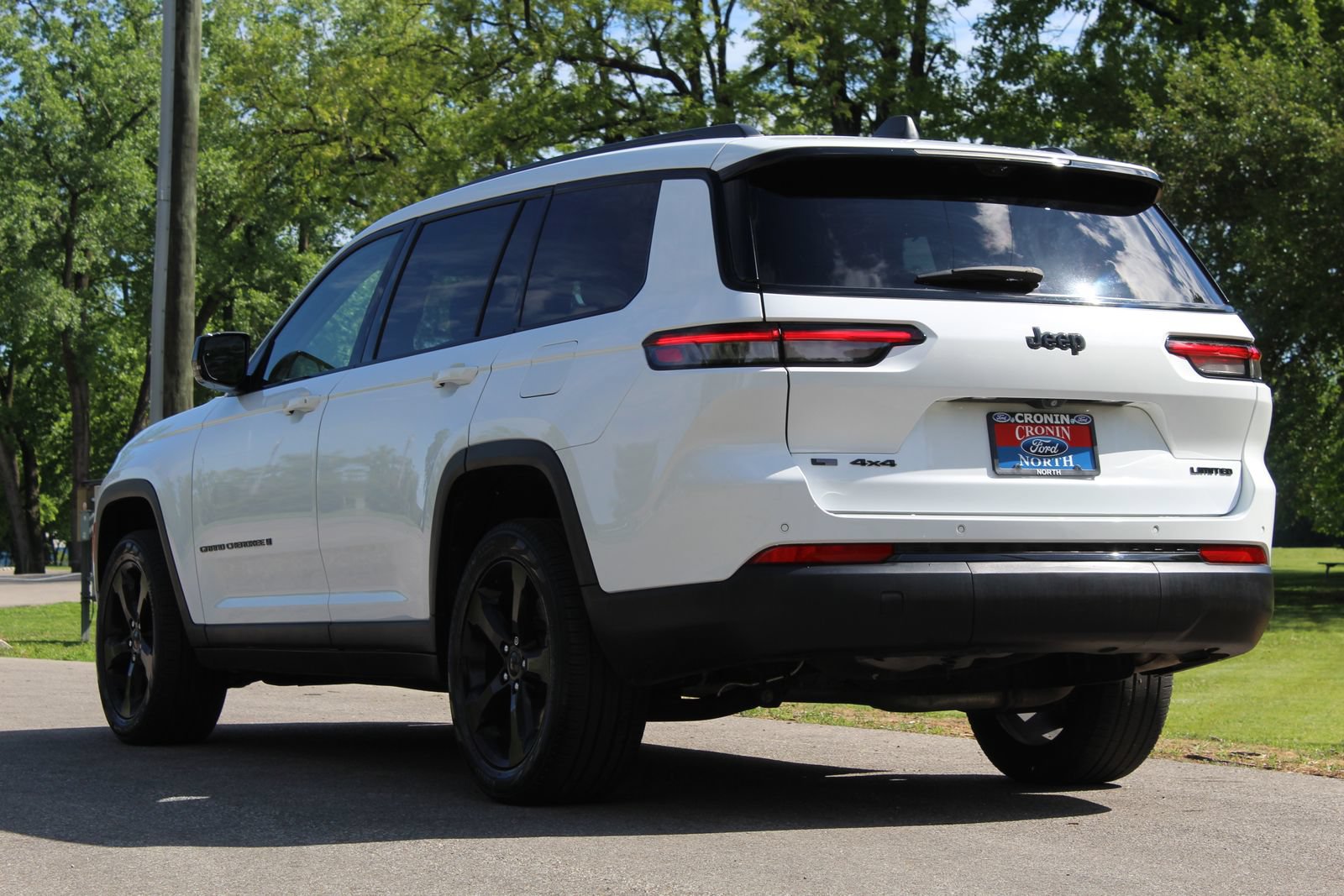 Used 2023 Jeep Grand Cherokee L Limited w/ Luxury Tech Group II AWD/4WD image 6