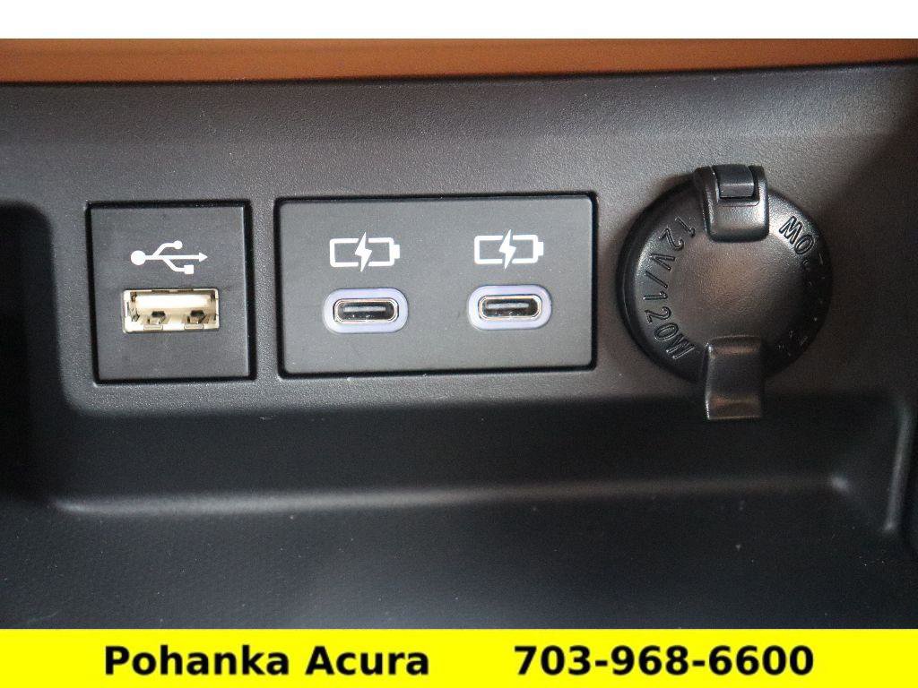 Used 2025 Toyota Highlander Platinum AWD/4WD image 18