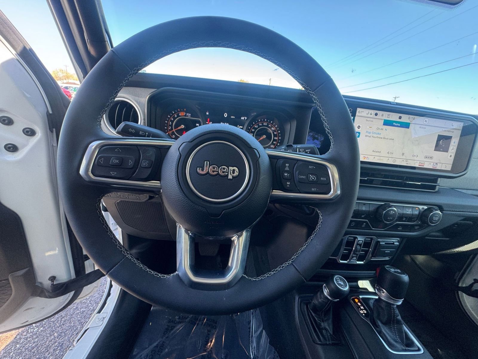 Used 2025 Jeep Wrangler Sahara image 27