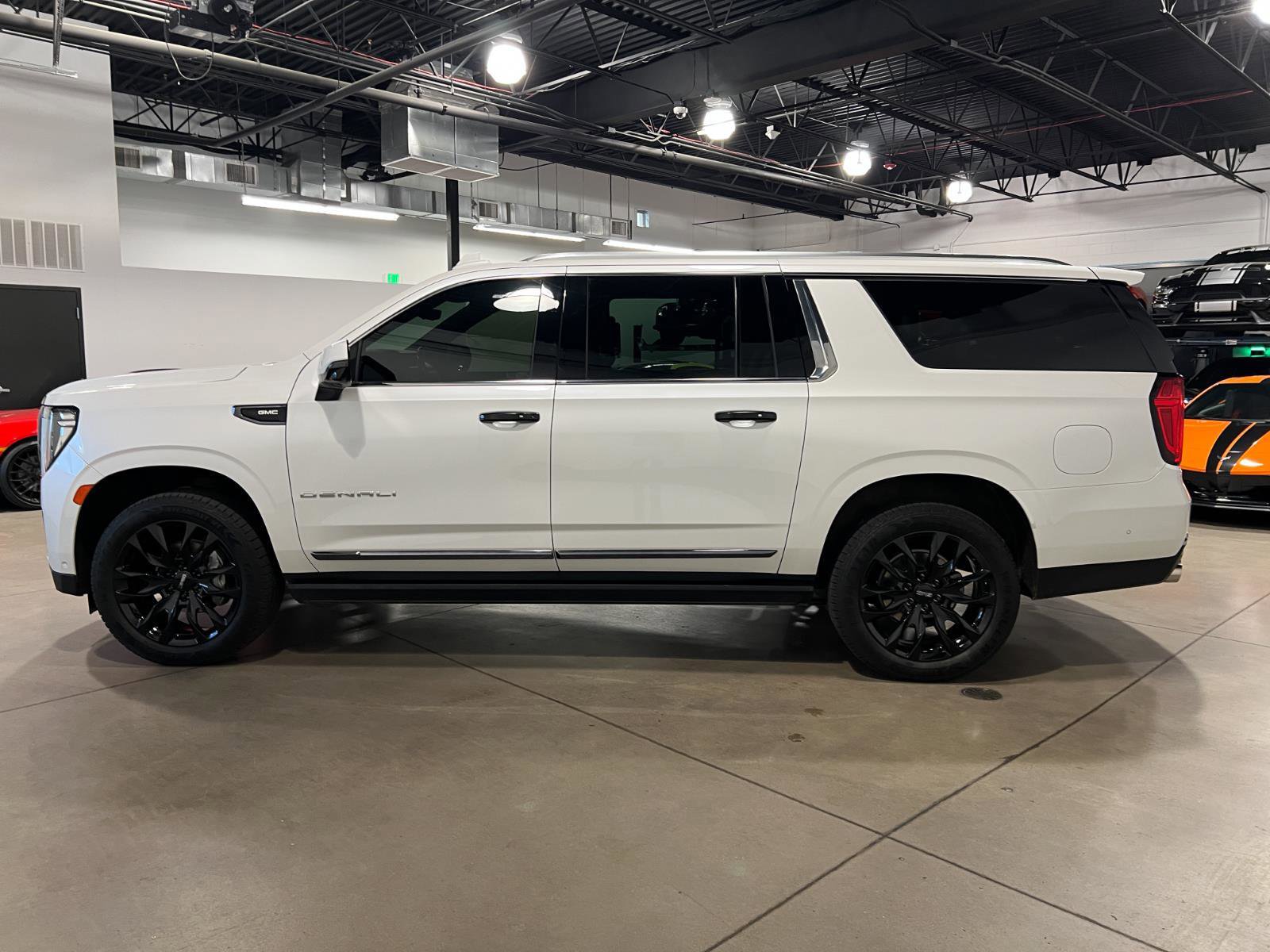 Used 2023 GMC Yukon XL Denali Ultimate image 6