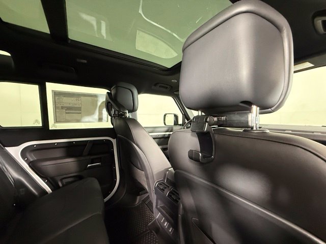 New 2026 Land Rover Defender 110 X-Dynamic SE AWD/4WD image 29